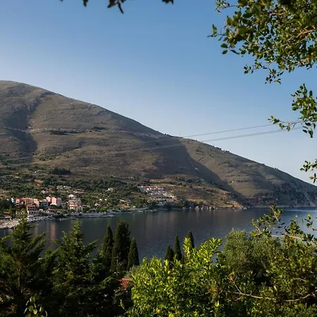 아파트 Makris House