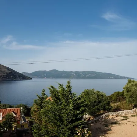 Makris House Апартаменты